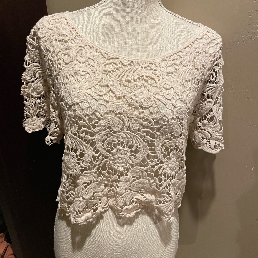 Express lace crop size large